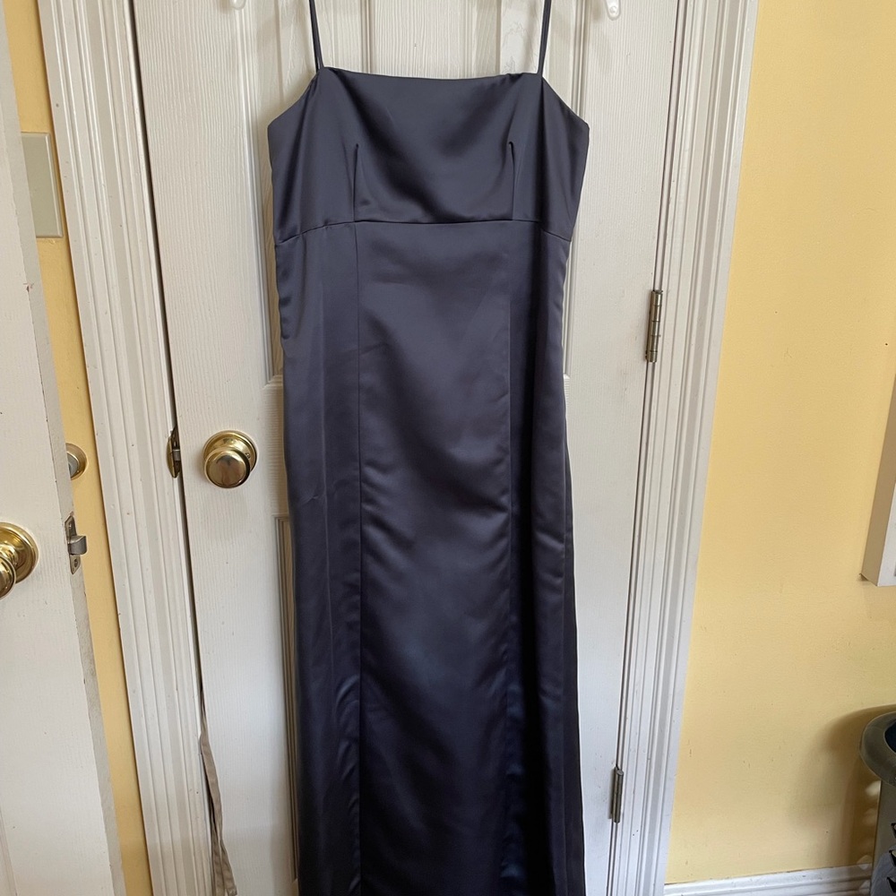 VERA WANG! Elegant dark grey satin evening gown from the 90s with simple bow